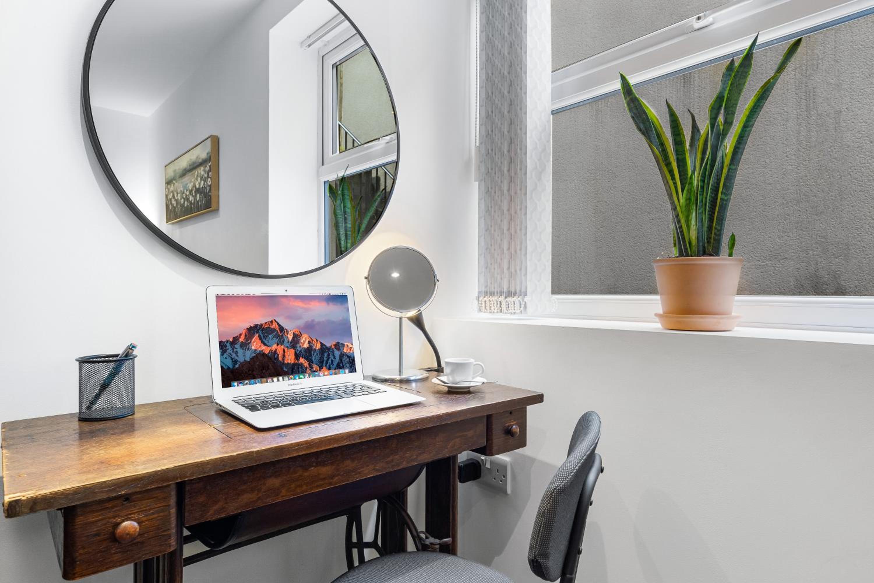 Modern Basement Apartment Stoke Newington London, close to transport