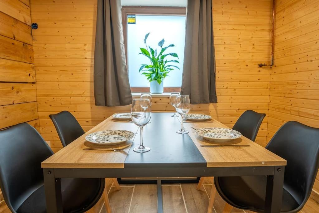 Arce singular by urbanhosting