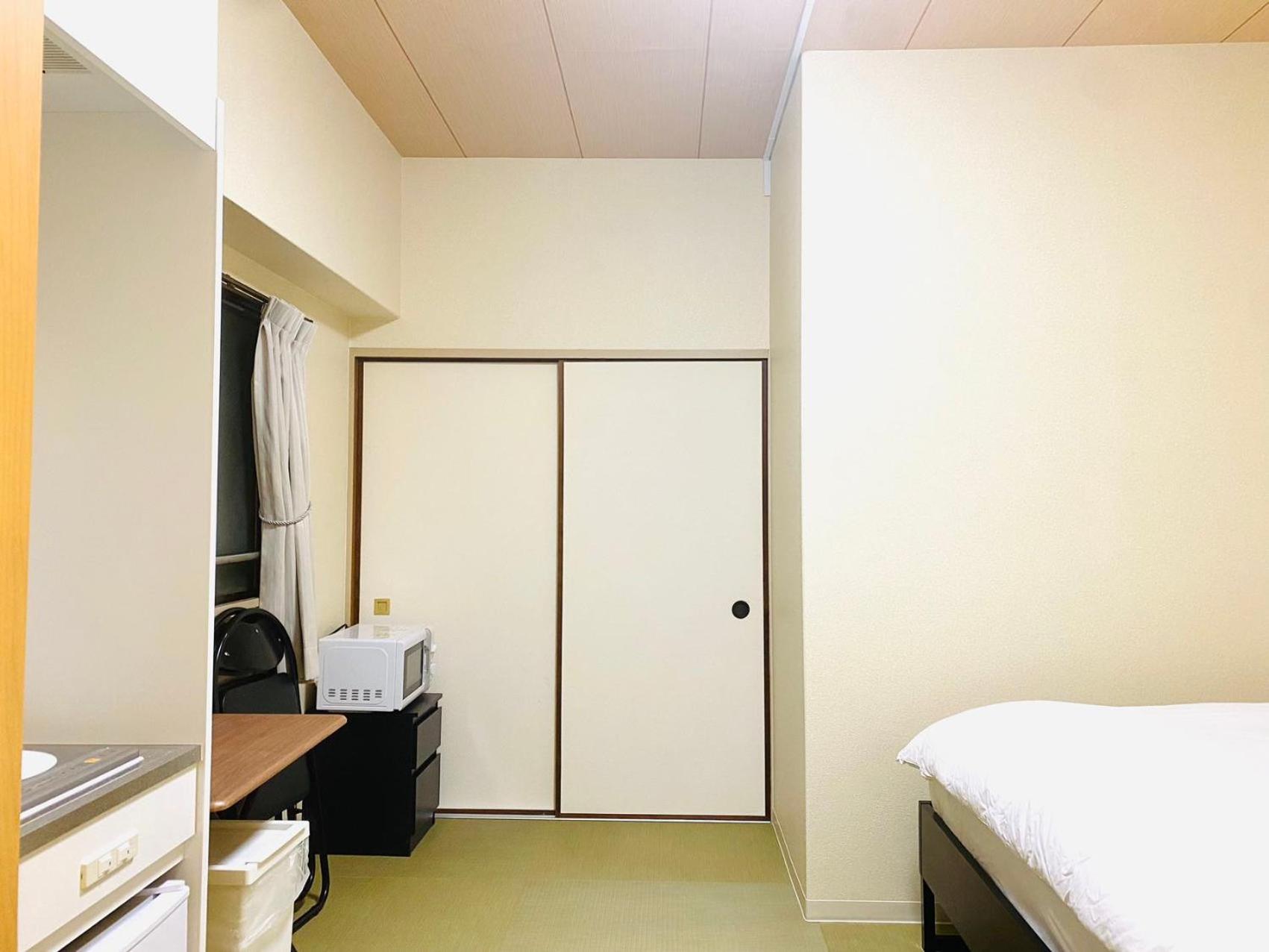 3 minutes on foot from Dotonbori East Entrance 5 minutes on foot from Shinsaibashi area traditional Japanese-style room