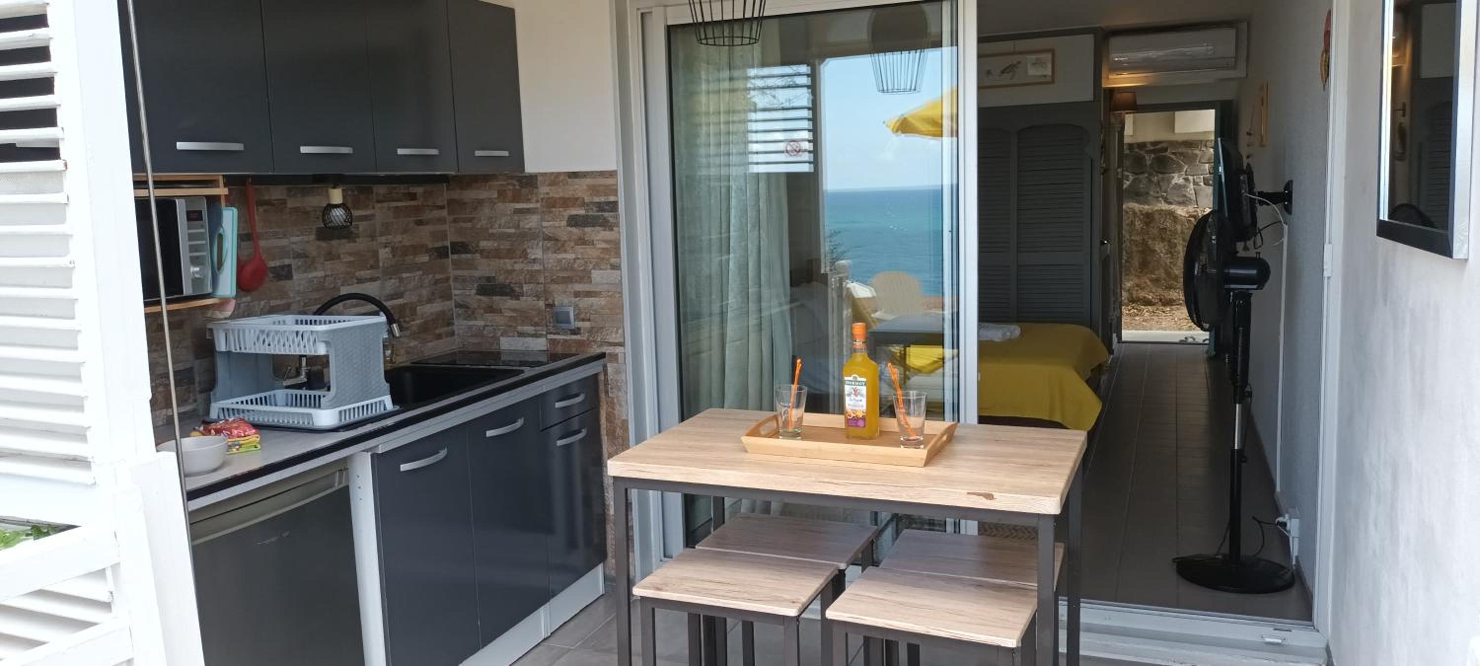 "Studio Bellevue" Terrasse et Deck vue mer-Accès piscine view 4