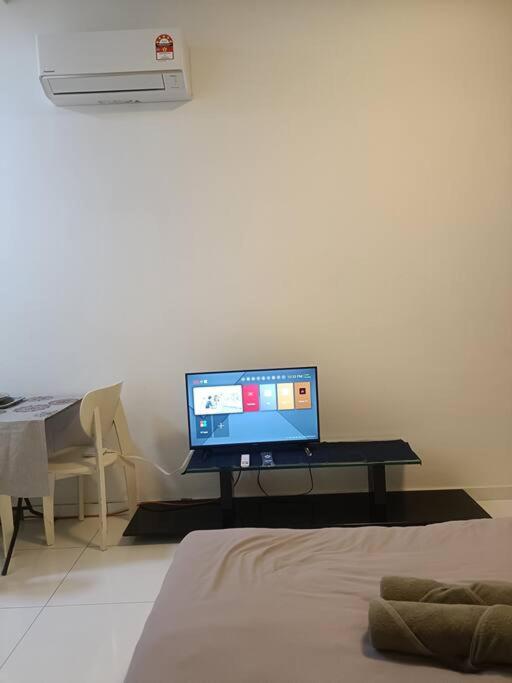Cozy Sky Loft 2 Guests Nflix, Disney Plus & HBO B30B