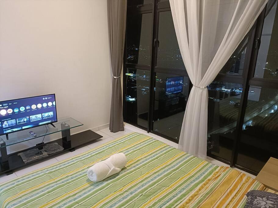 Cozy Sky Loft 2 Guests Nflix, Disney Plus & HBO B30B