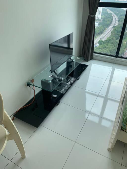 Cozy Sky Loft 2 Guests Nflix, Disney Plus & HBO B30B