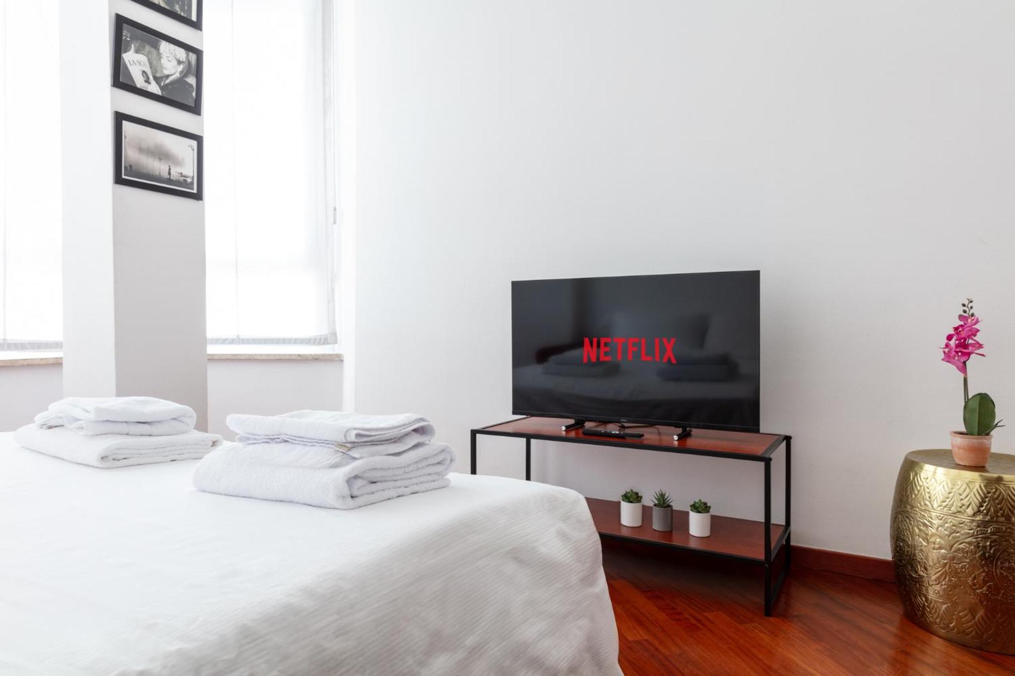 DeHomes - Business Suites, Milan Centre, Wi-Fi & Netflix, 10 minutes Duomo & more