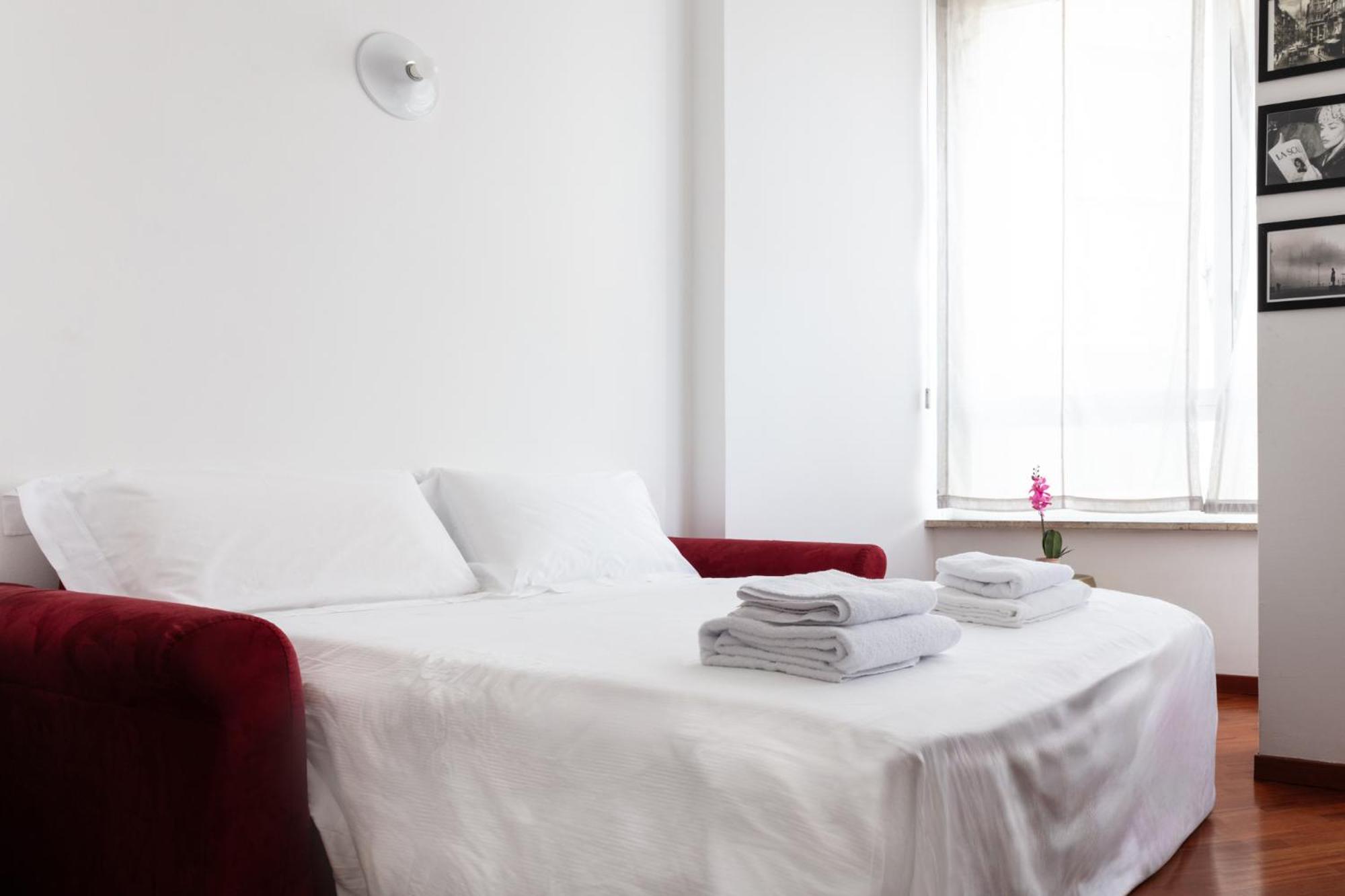 DeHomes - Business Suites, Milan Centre, Wi-Fi & Netflix, 10 minutes Duomo & more