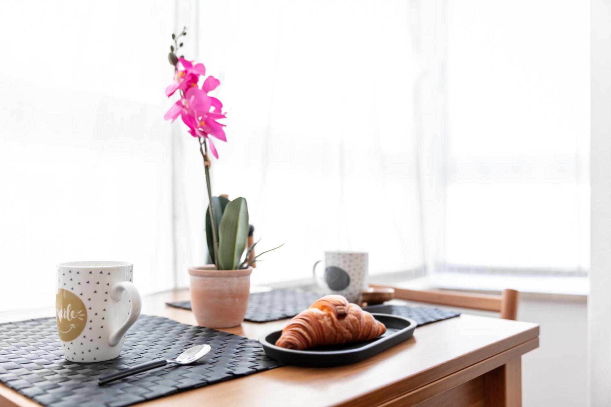DeHomes - Business Suites, Milan Centre, Wi-Fi & Netflix, 10 minutes Duomo & more