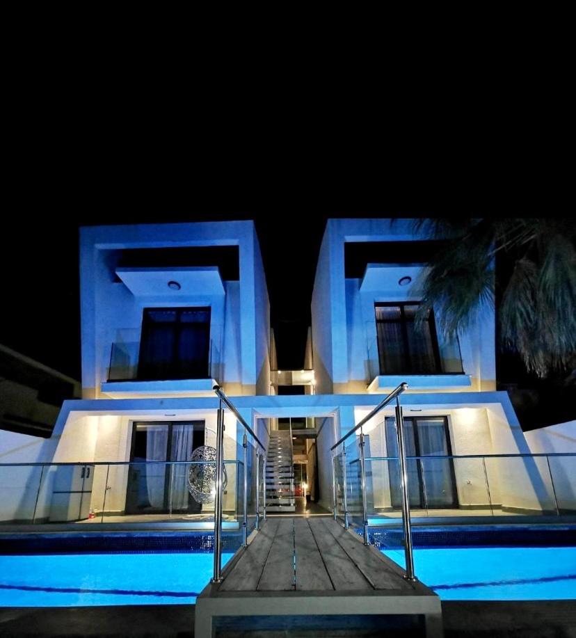 AquaLux Apartment