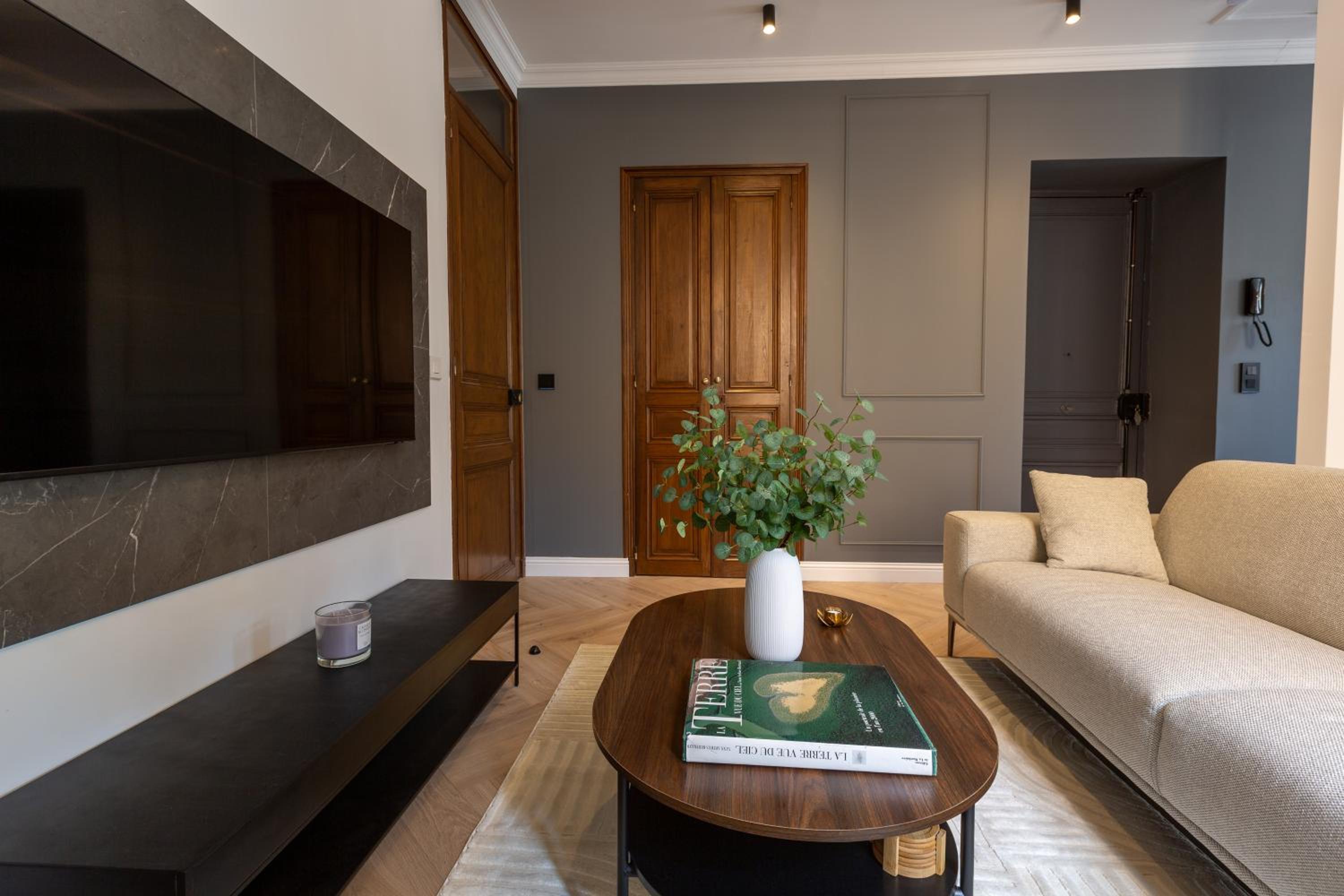 L'Oranger T4 Elegant and bright Prime Location