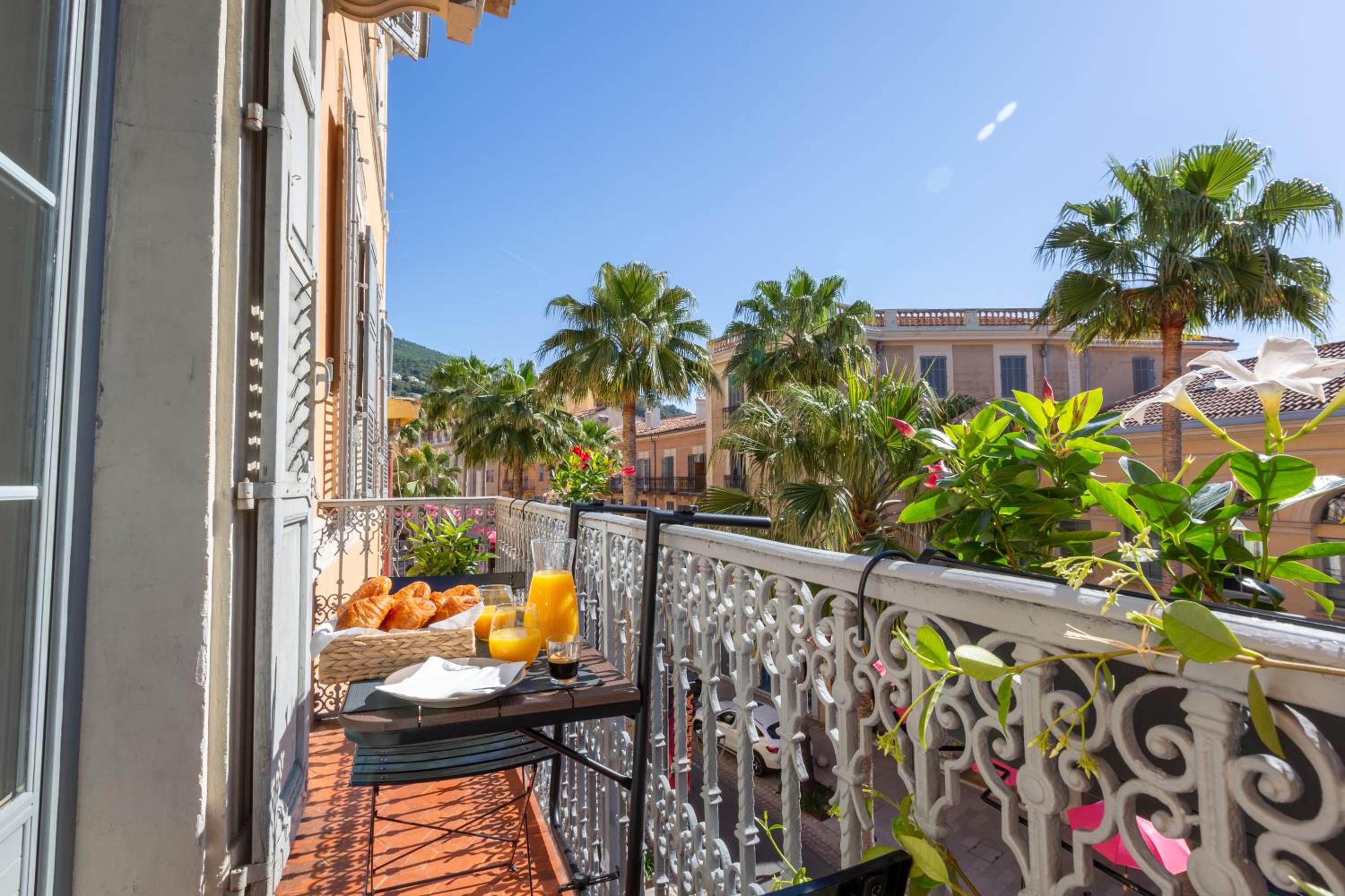 L'Oranger T4 Elegant and bright Prime Location