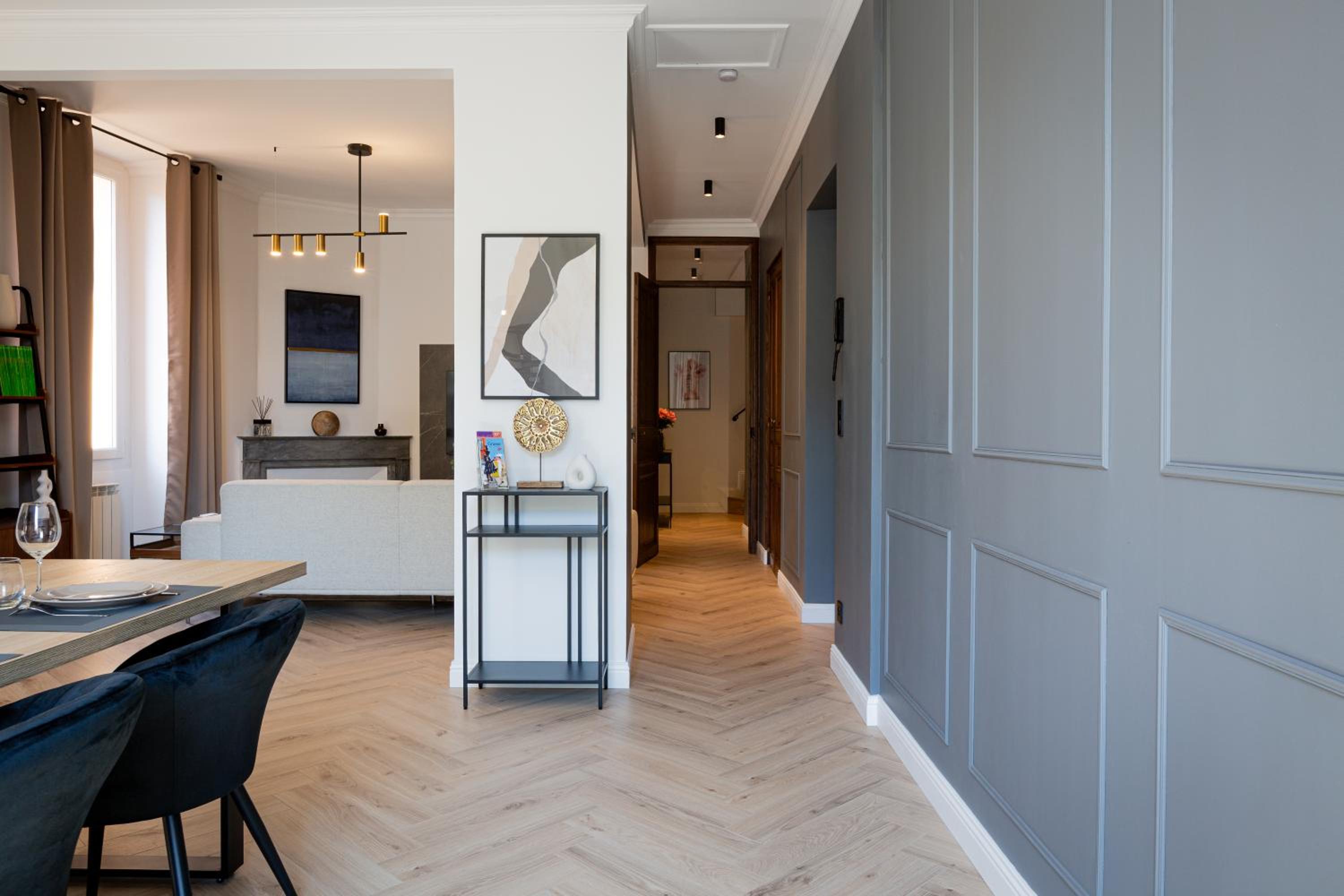 L'Oranger T4 Elegant and bright Prime Location