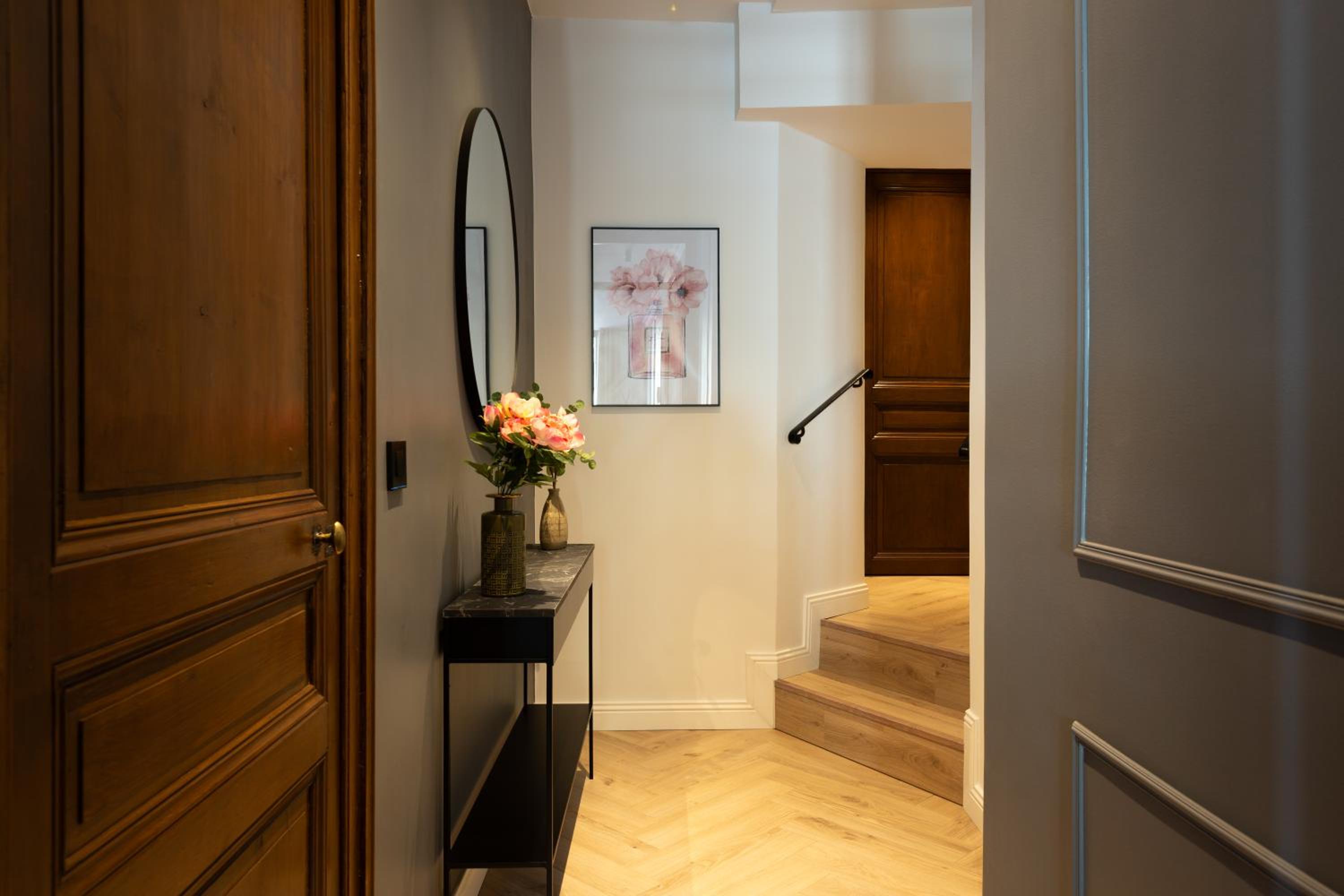 L'Oranger T4 Elegant and bright Prime Location