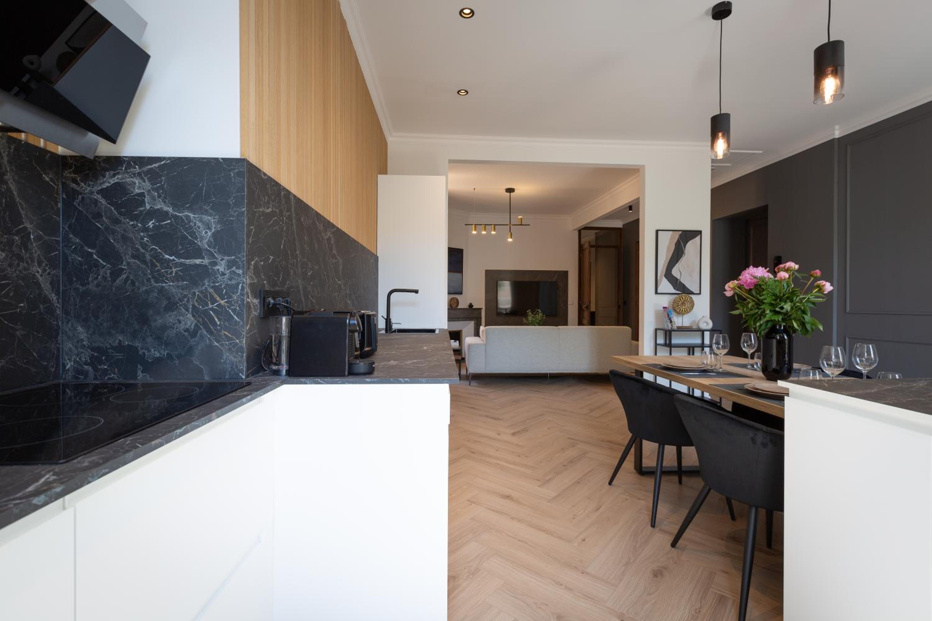 L'Oranger T4 Elegant and bright Prime Location