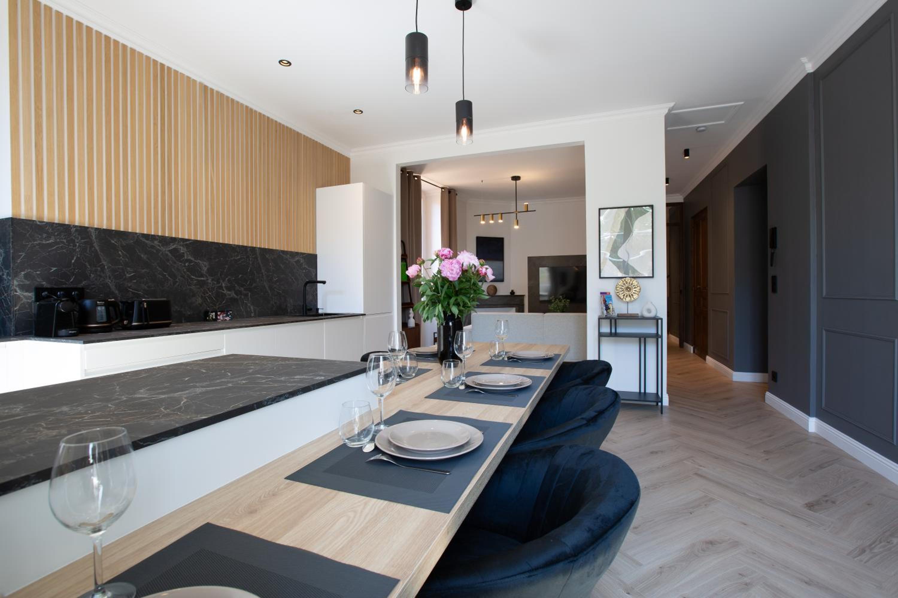 L'Oranger T4 Elegant and bright Prime Location