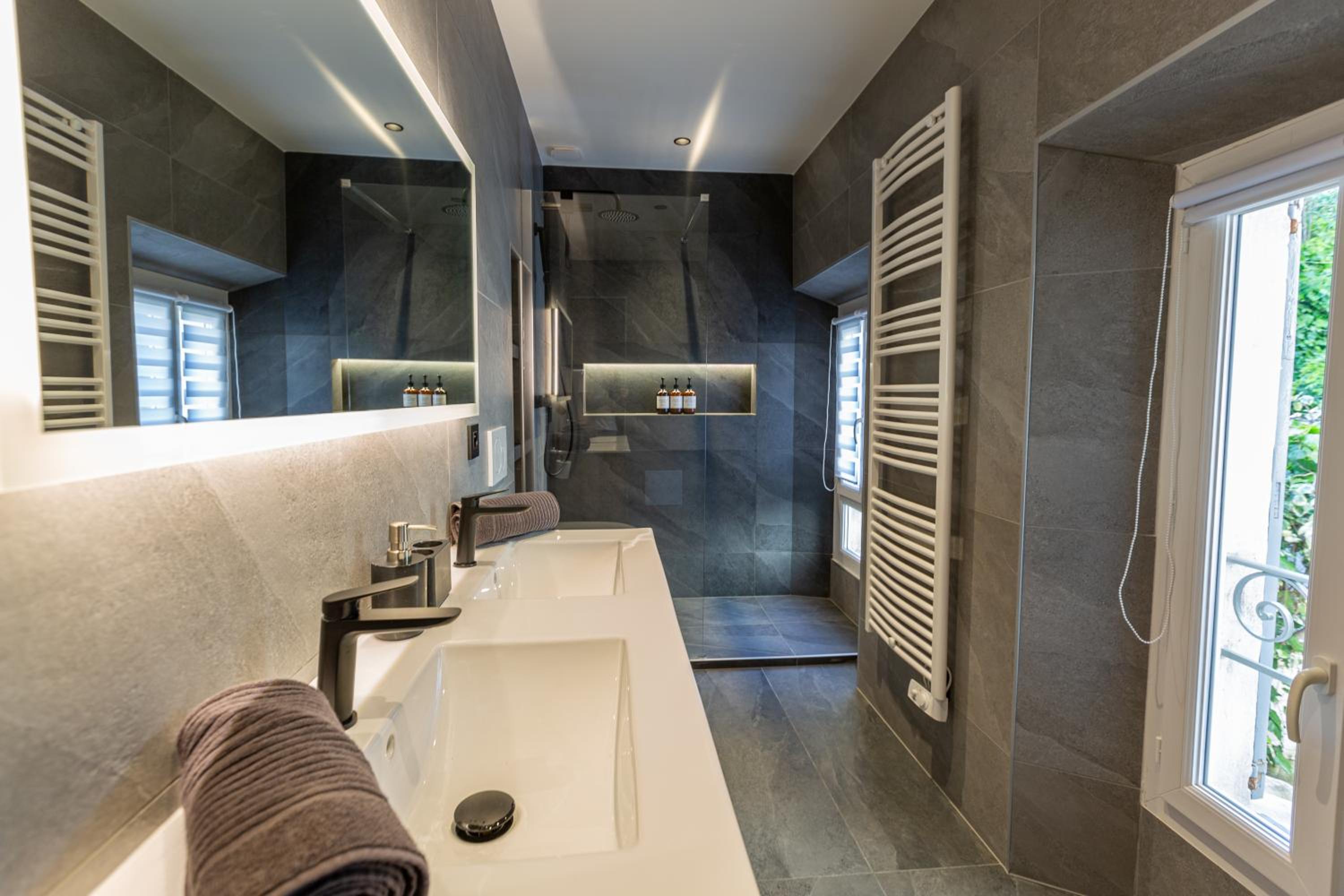 L'Oranger T4 Elegant and bright Prime Location