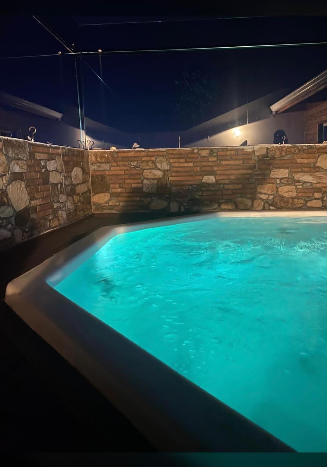 Apartamento completo con jacuzzi y gazebo
