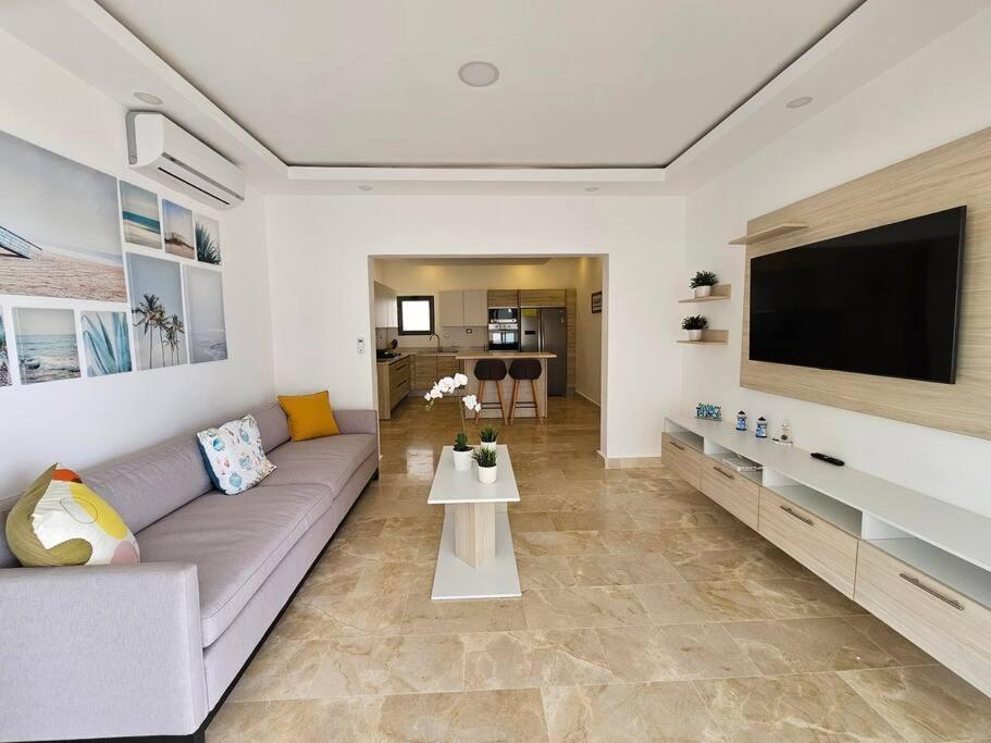 Relax Beach Front Residence