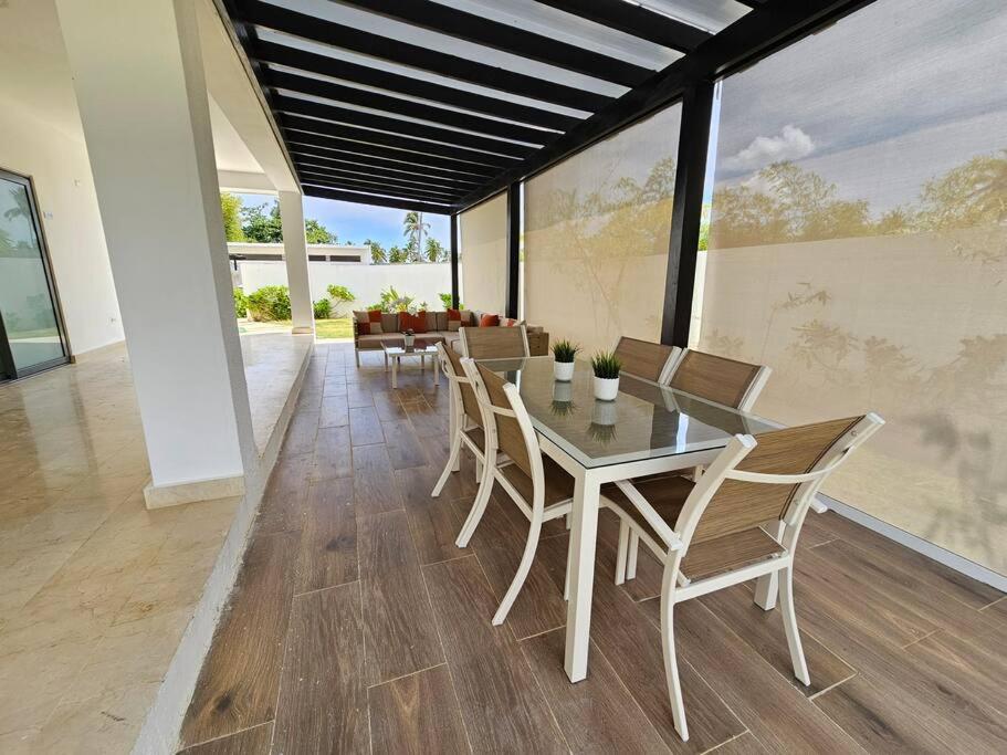 Relax Beach Front Residence