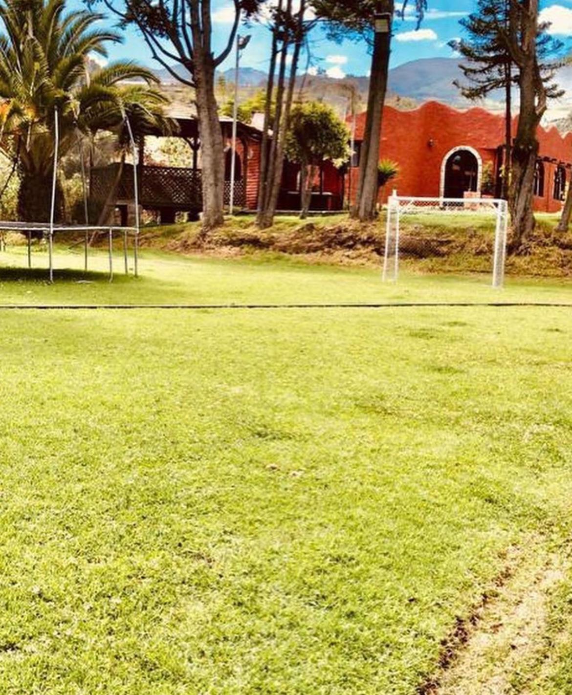 Casa de Campo con Sala de Juegos, BBQ y canchas deportivas view 5