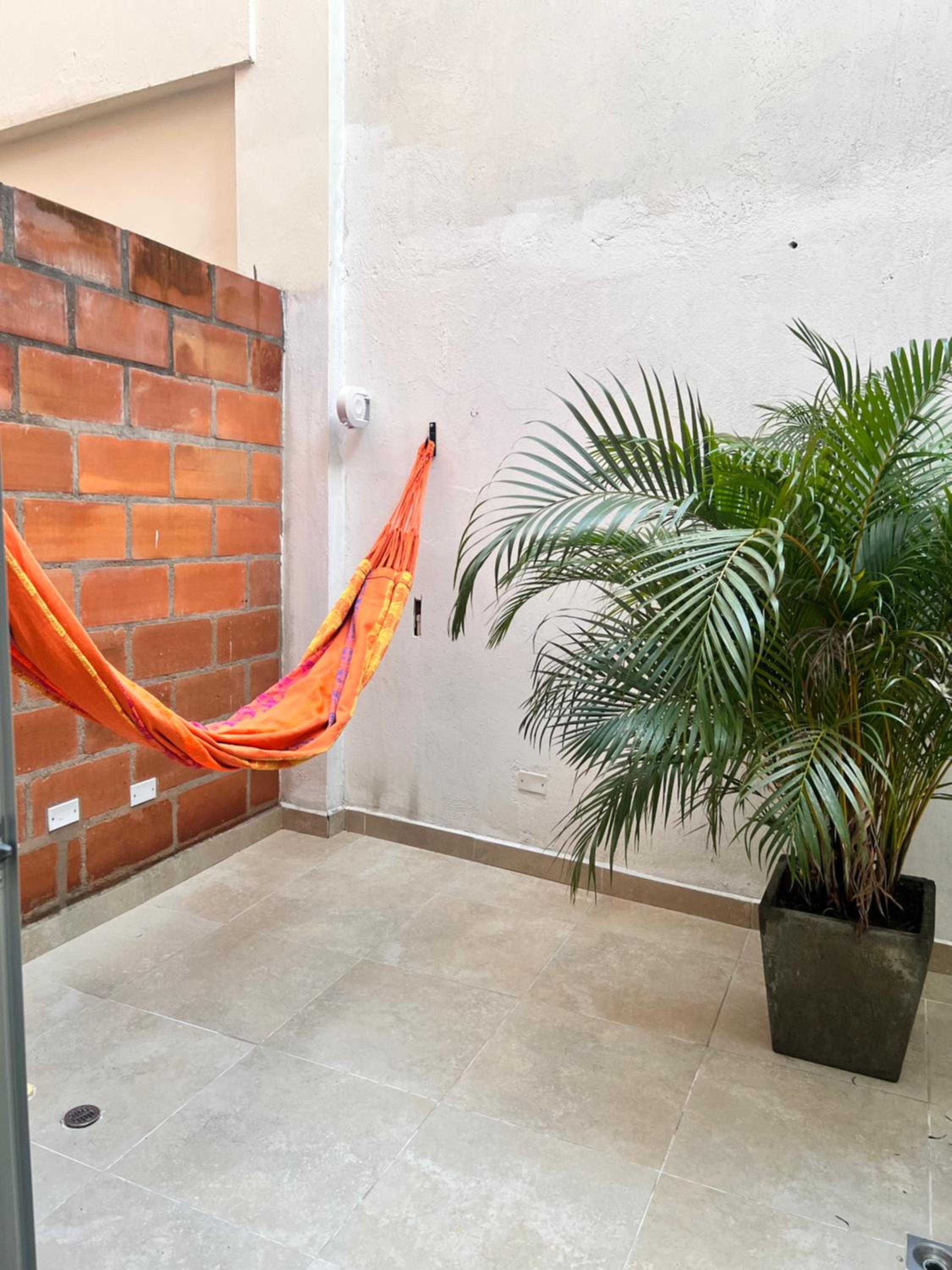 Lindo apartamento cercano al metro con parking