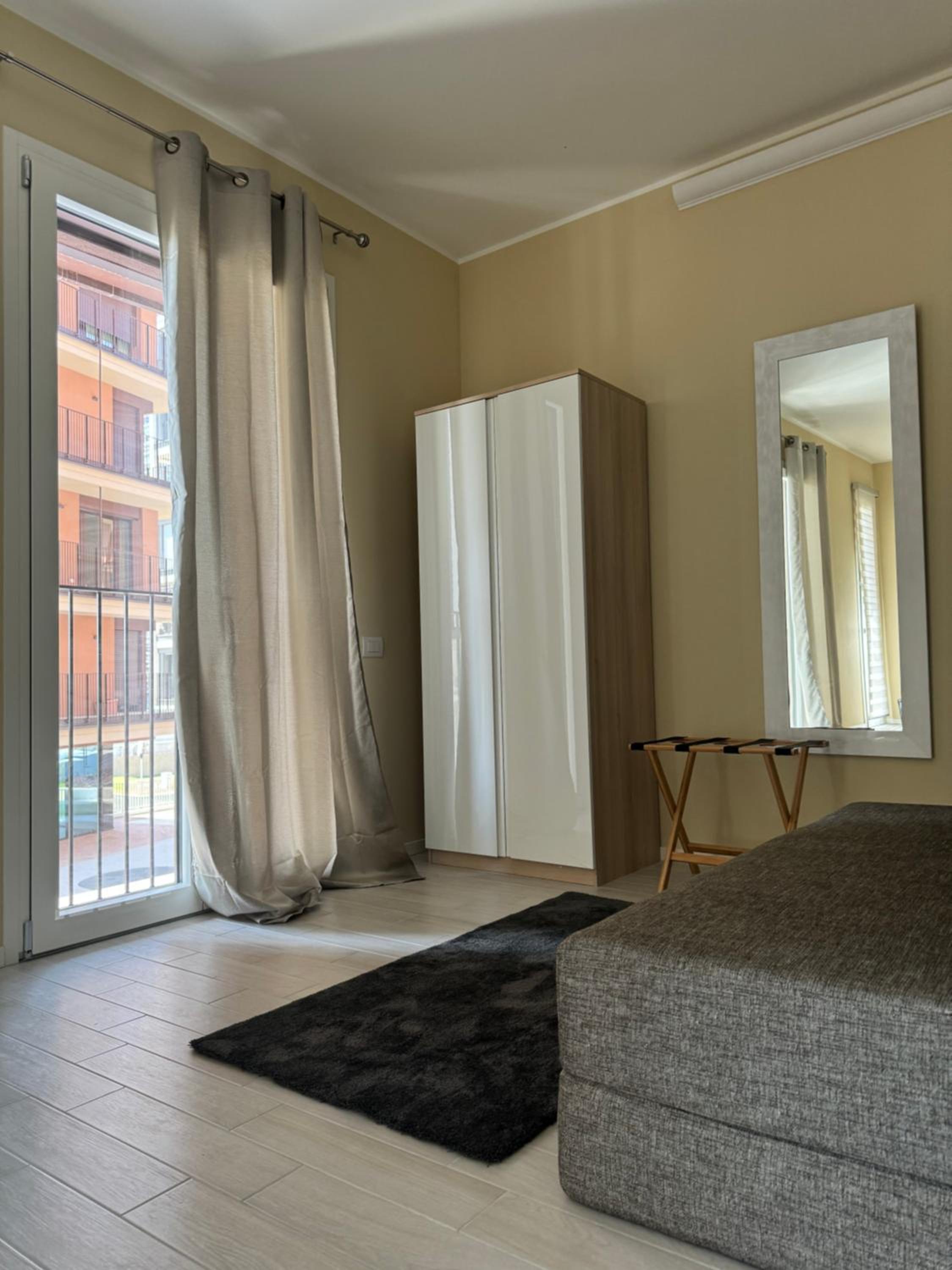 6 milano apartment
