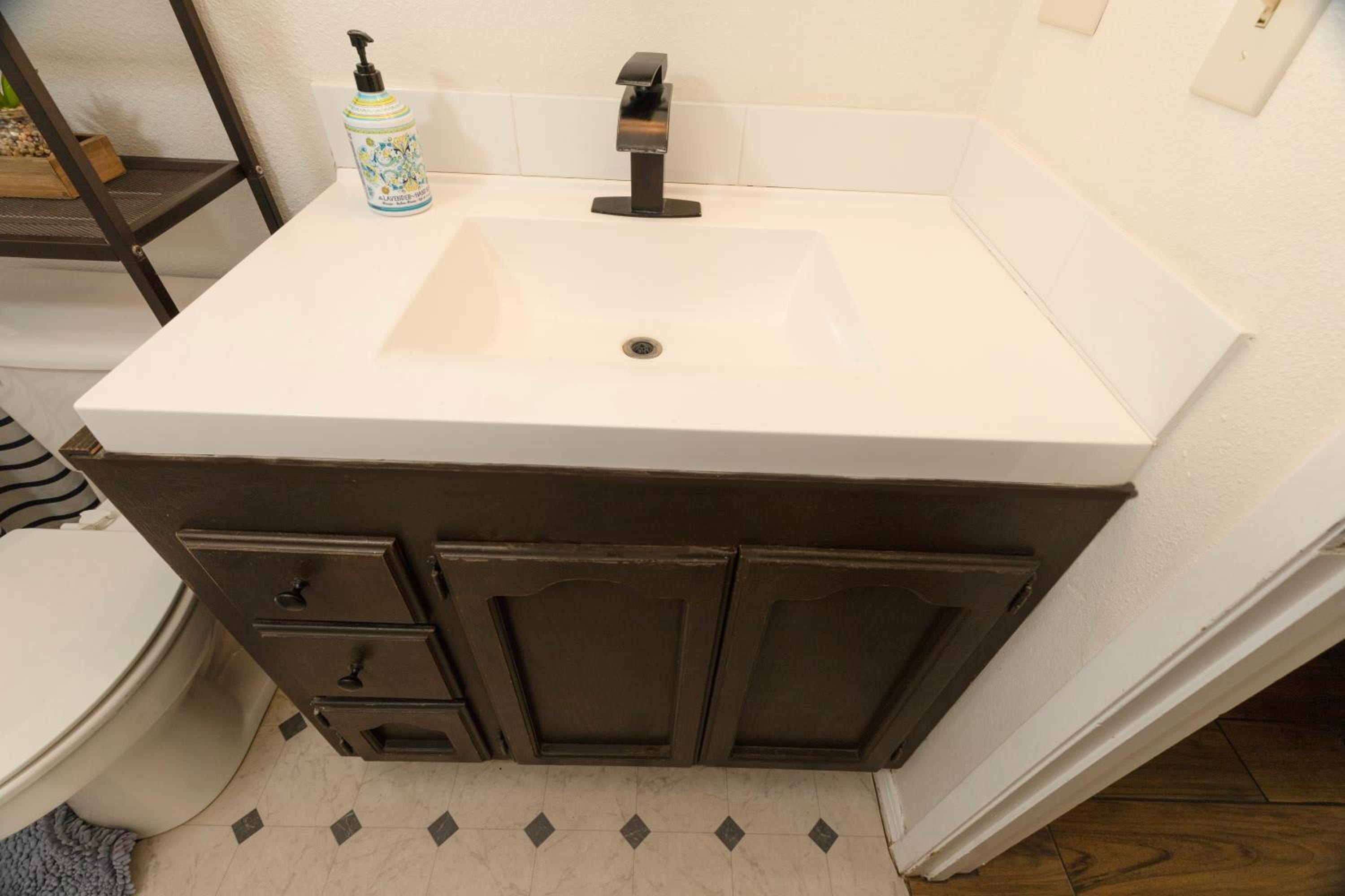 Charming Oasis in Clovis