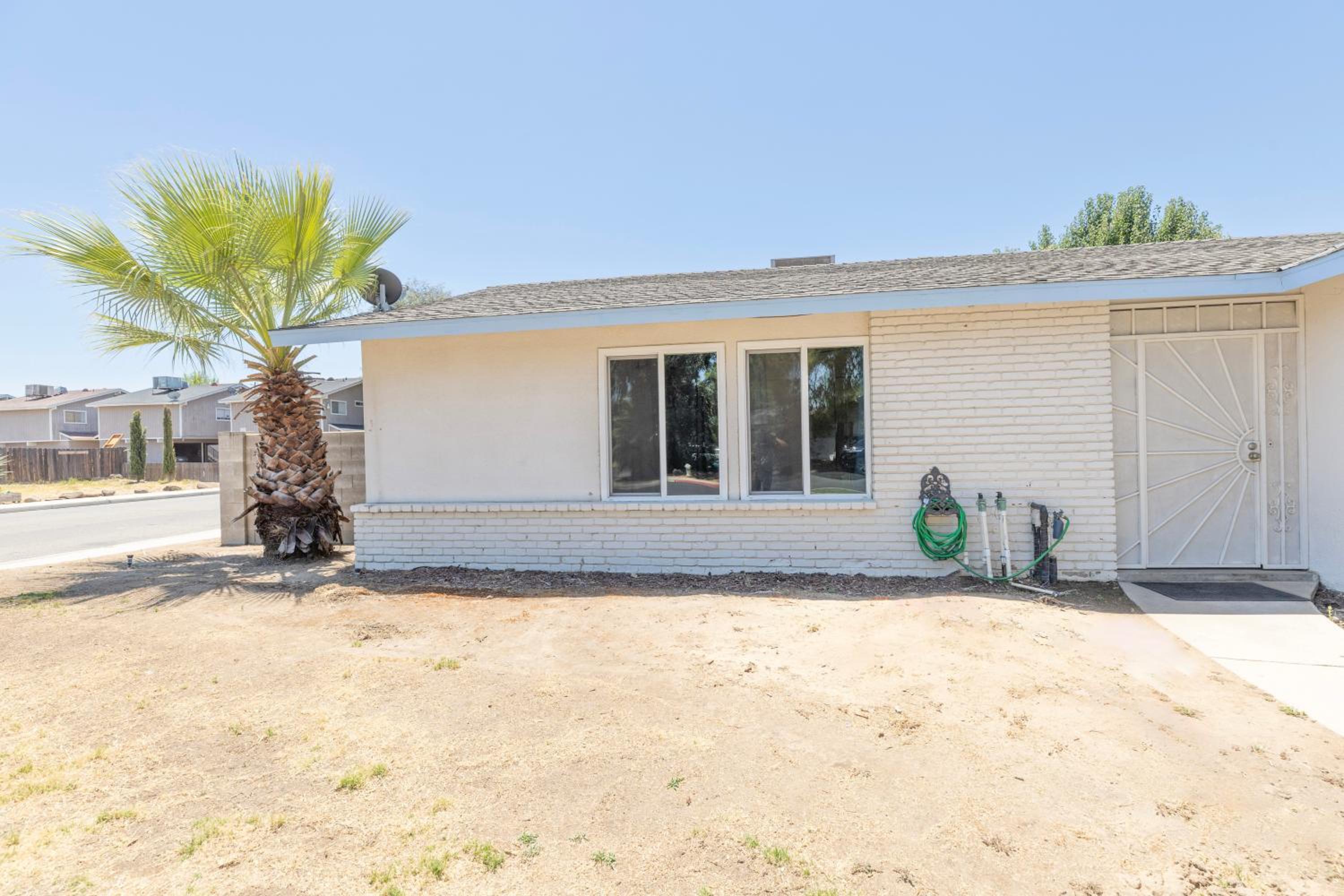 Charming Oasis in Clovis