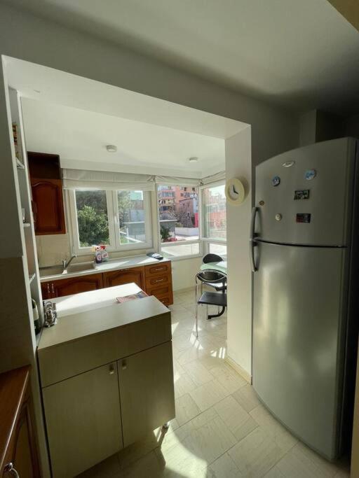 Chic City Retreat - Stylish Apartment in Bllok, Tirana