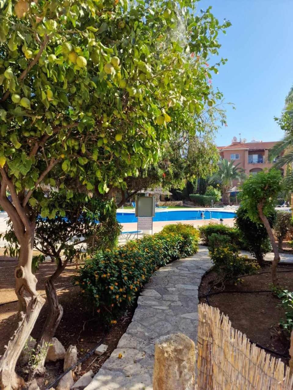 Beautiful Garden Apartment