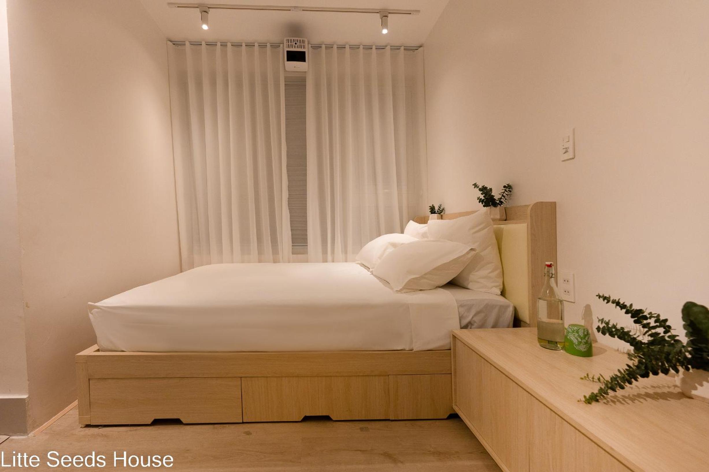 Little Seeds House-Hanoi, 4Brs,Cinema, Old Quarter