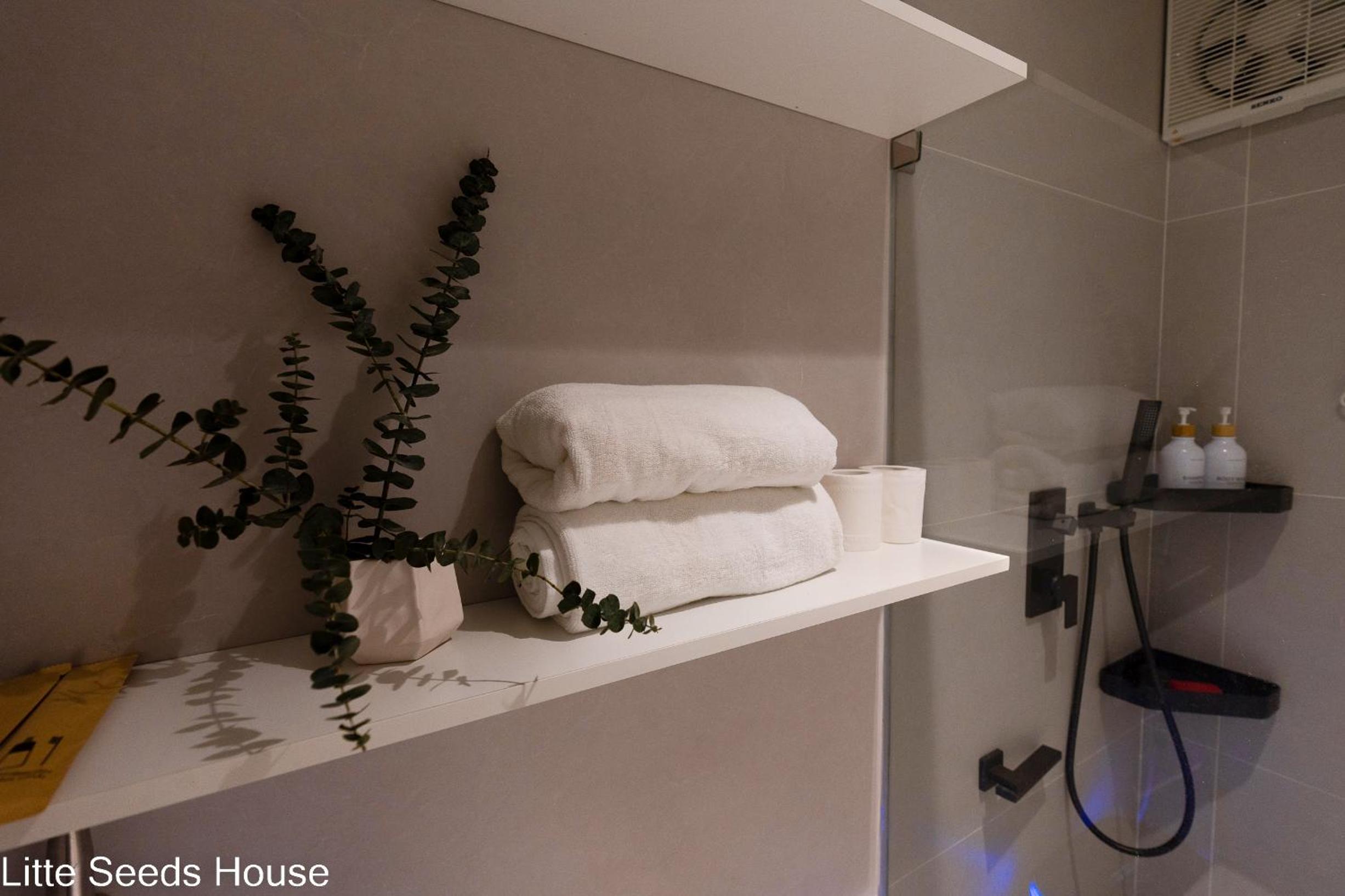 Little Seeds House-Hanoi, 4Brs,Cinema, Old Quarter