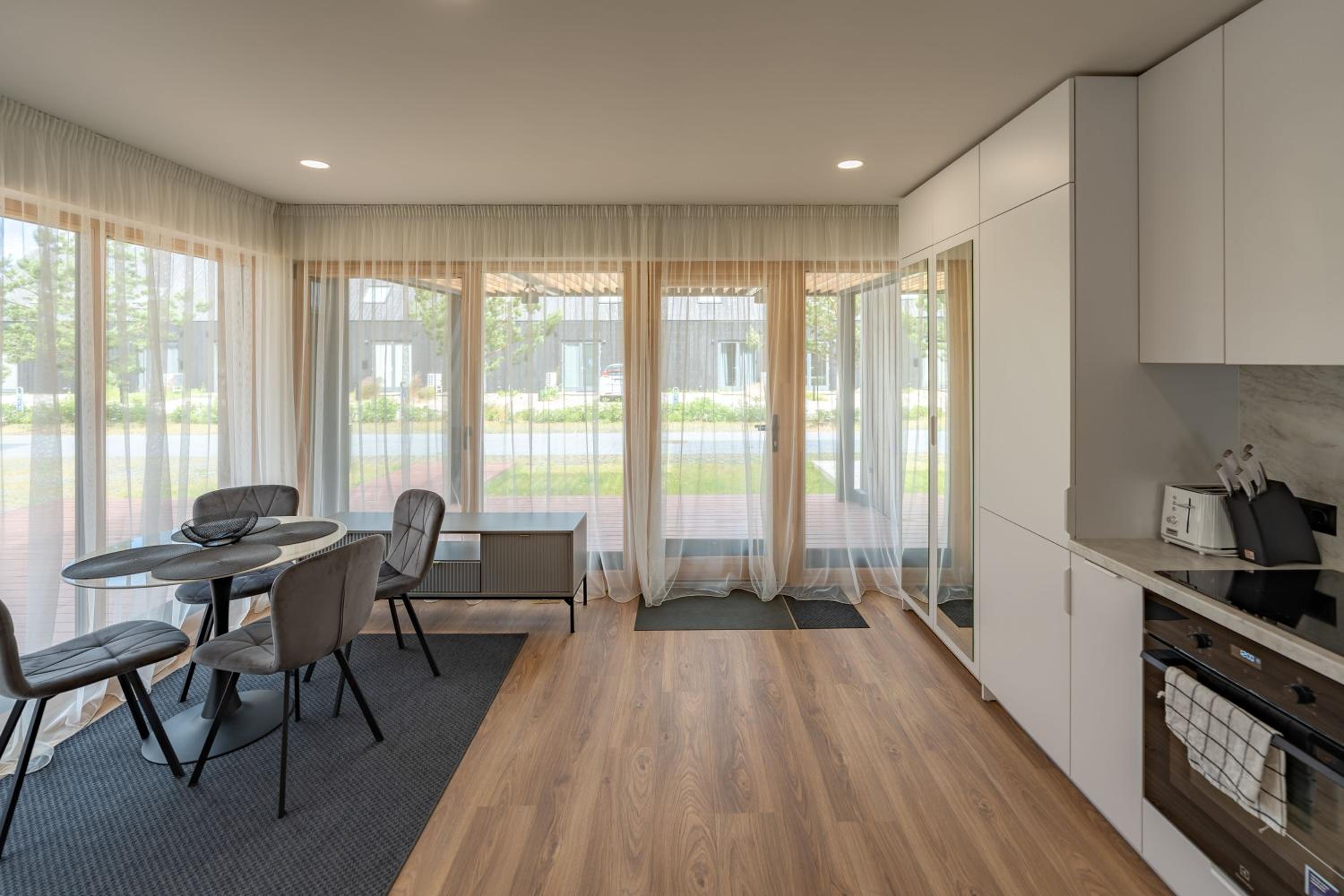 KURŠIŲ VĖJAS apartamentai Svencelėje pirmame aukšte su terasa view 4