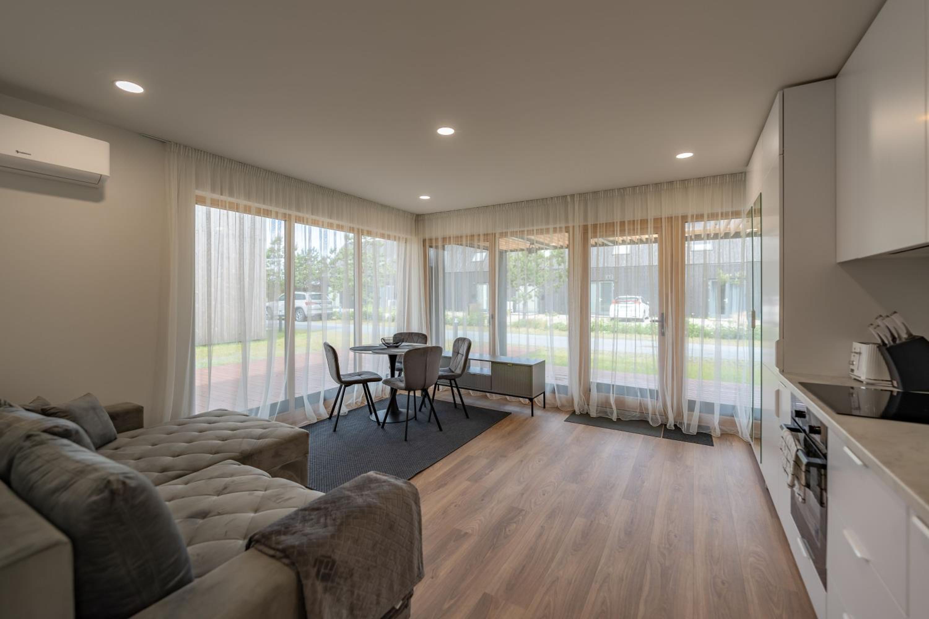 KURŠIŲ VĖJAS apartamentai Svencelėje pirmame aukšte su terasa view 3