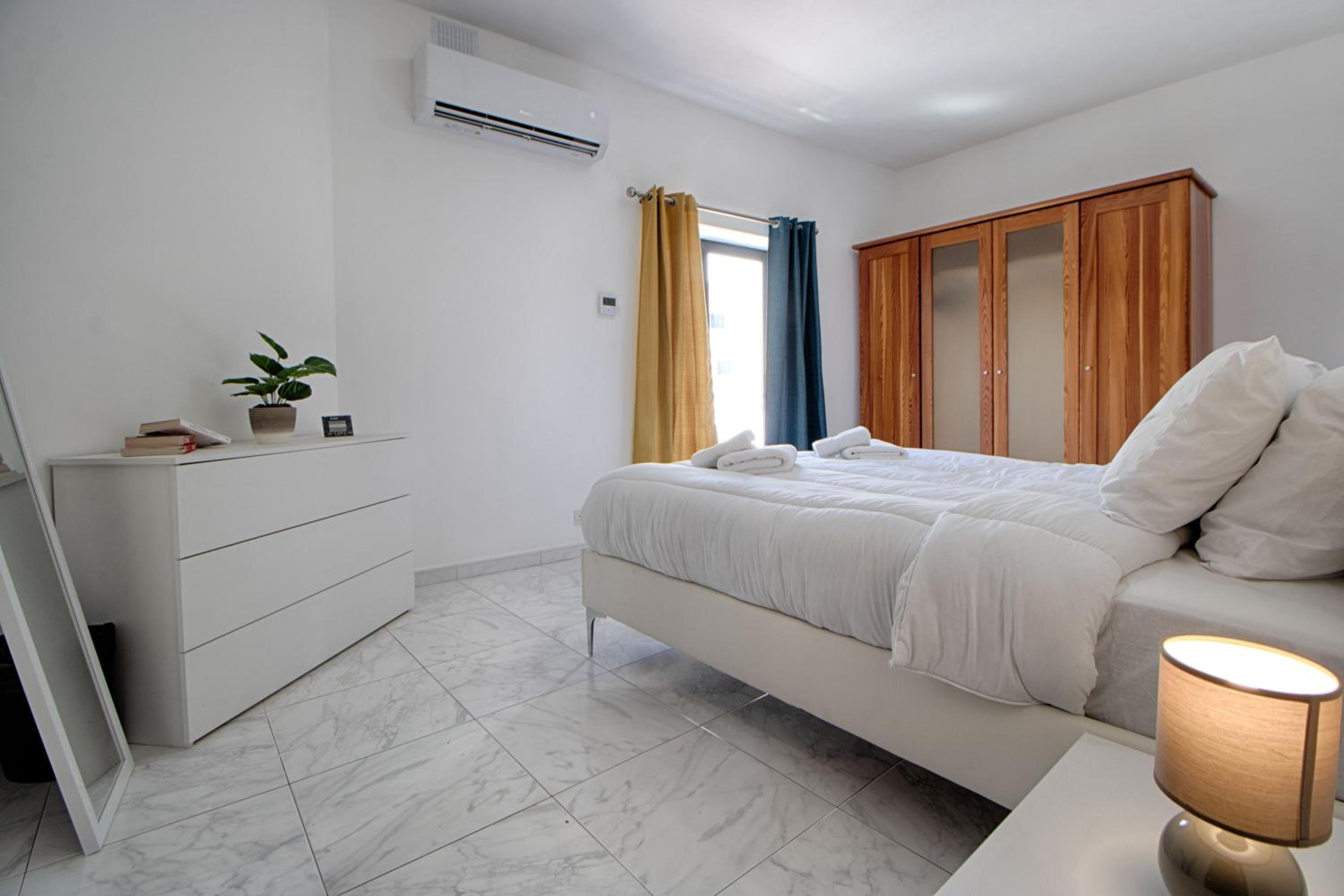 Spacious Corner Maisonette - Blessings view 5