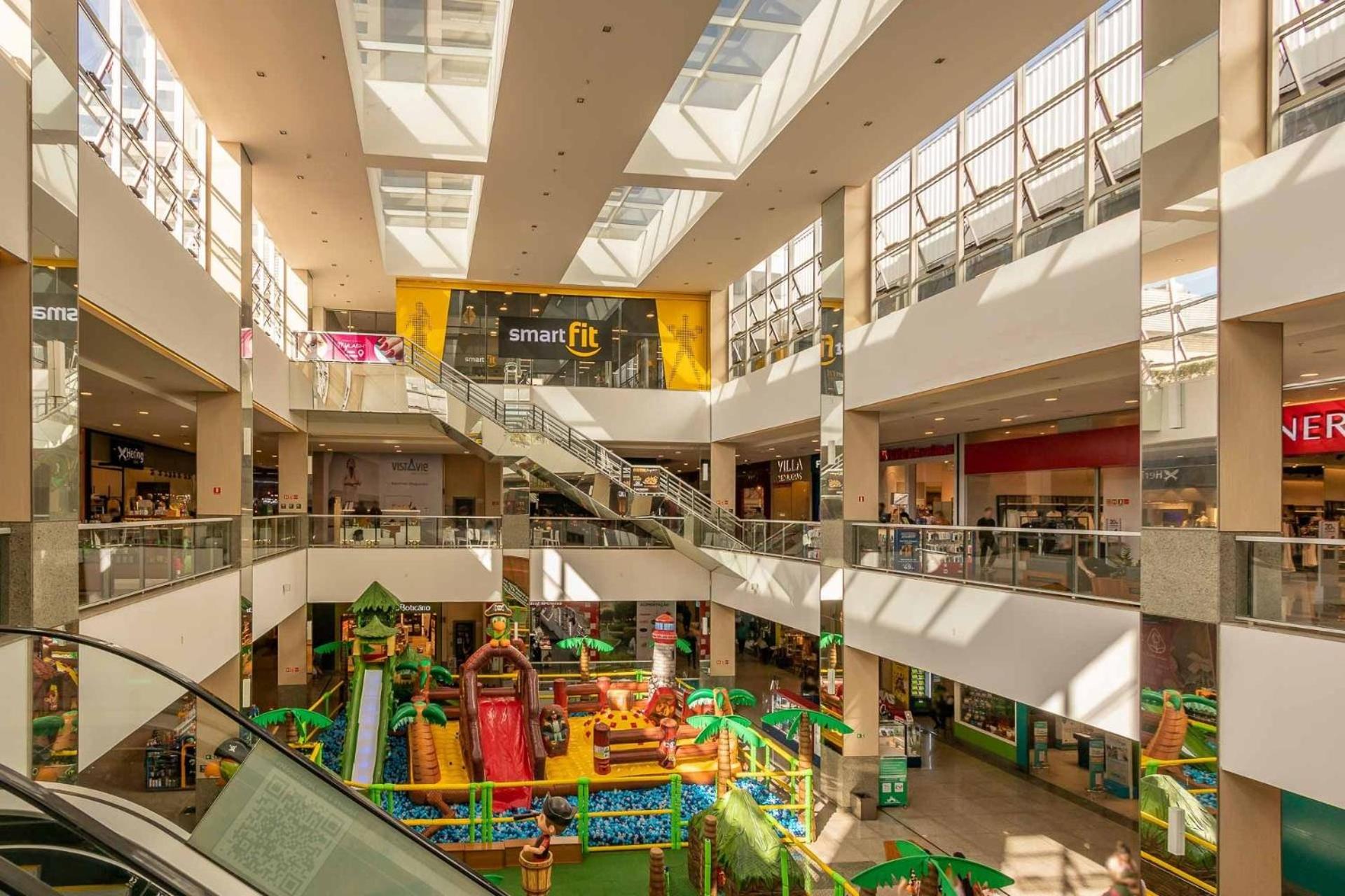 Suíte Moderna com acesso ao Shopping