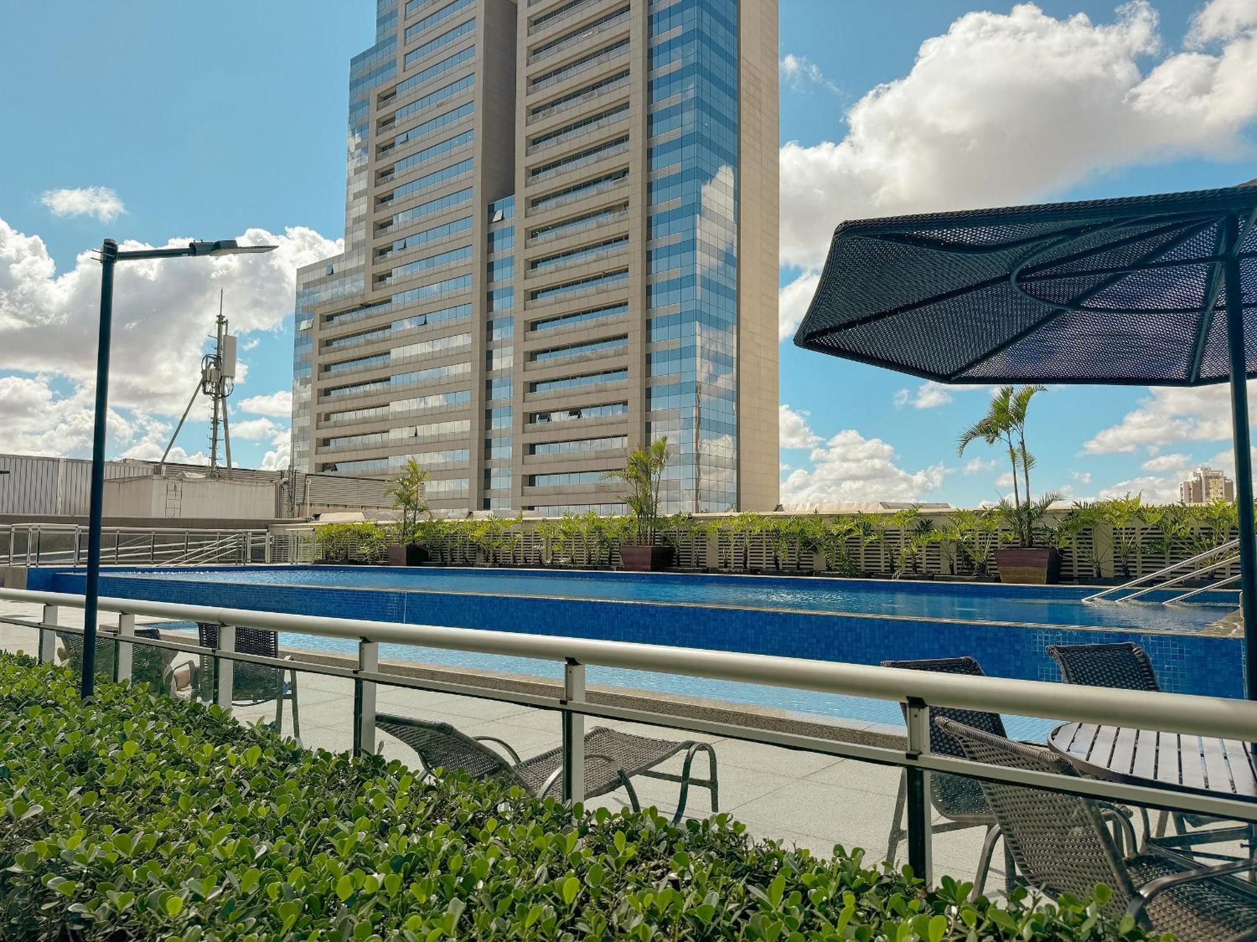 Suíte Moderna com acesso ao Shopping