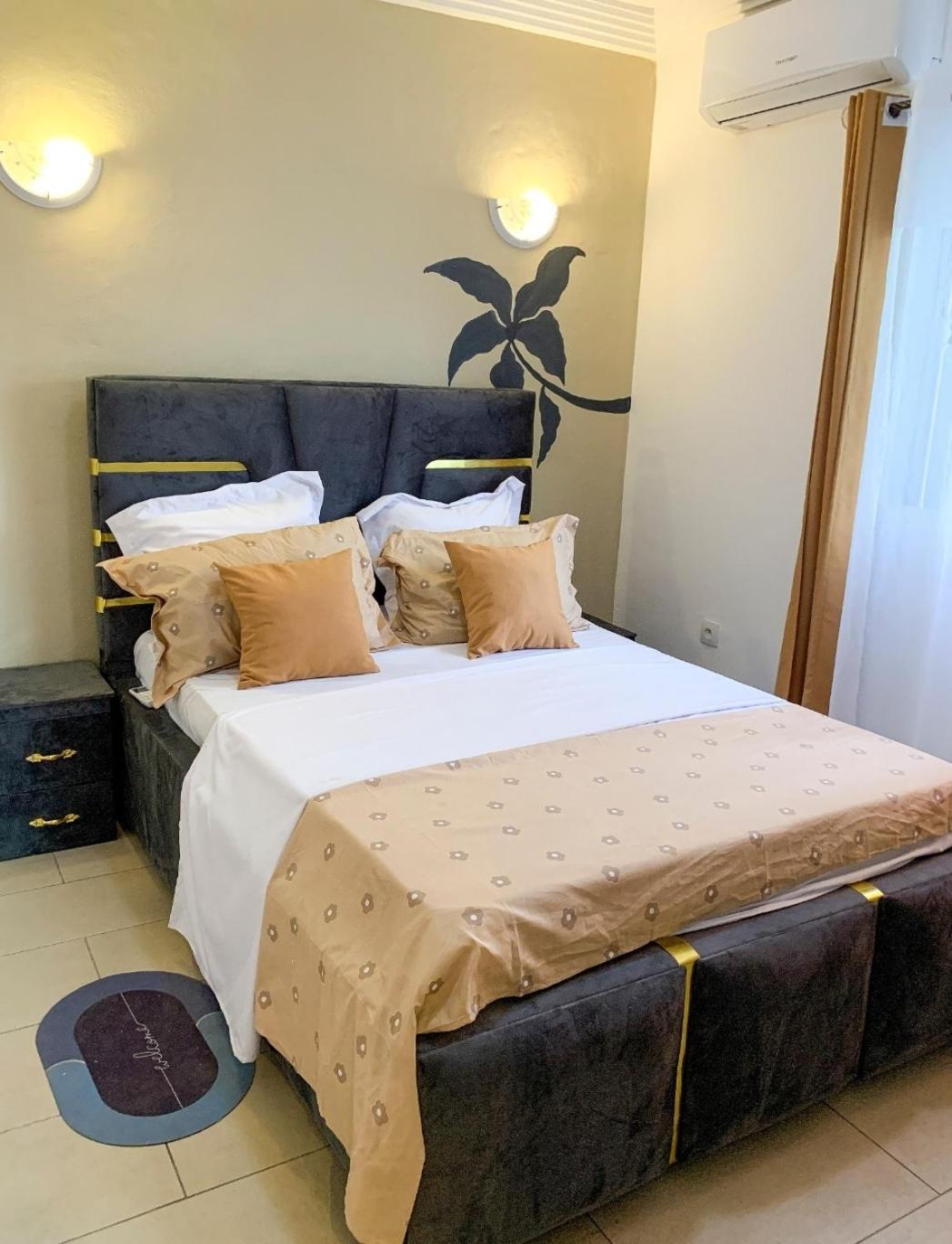Inaya's Luxury Home Bonapriso