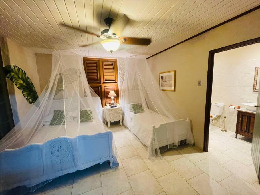 Large 2 Bed Apartment Excellent Location Private