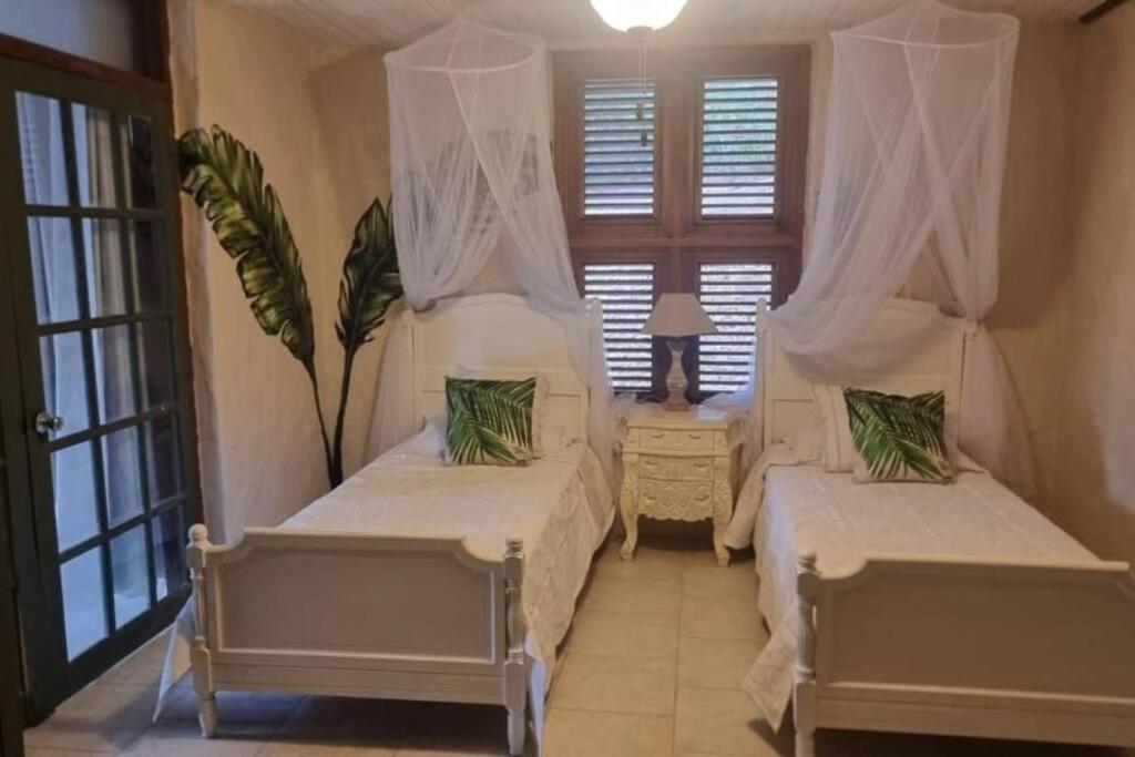 Large 2 Bed Apartment Excellent Location Private
