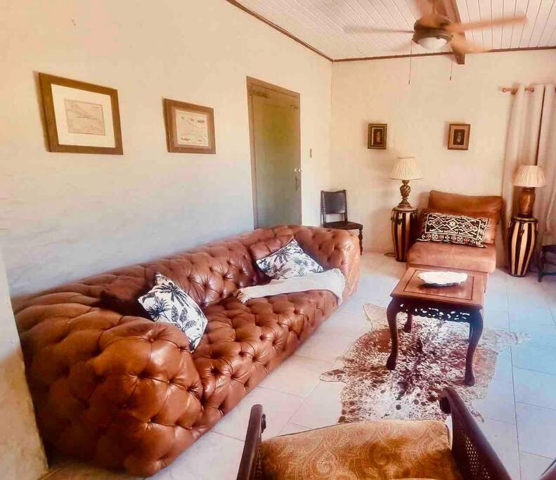 Large 2 Bed Apartment Excellent Location Private