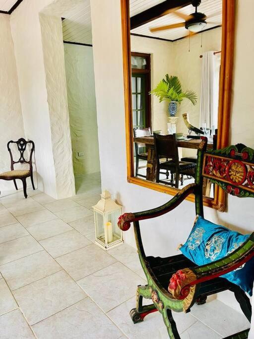 Large 2 Bed Apartment Excellent Location Private