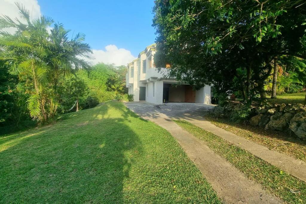 Large 2 Bed Apartment Excellent Location Private
