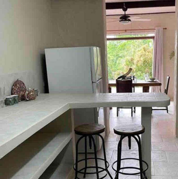 Large 2 Bed Apartment Excellent Location Private