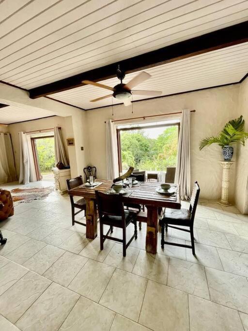 Large 2 Bed Apartment Excellent Location Private