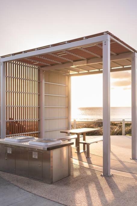 Coastal Sunset Paradise! Beach front & Ocean Views
