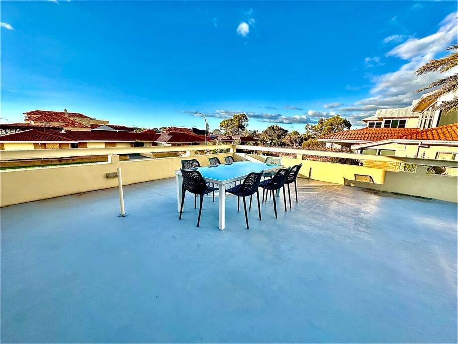 Coastal Sunset Paradise! Beach front & Ocean Views