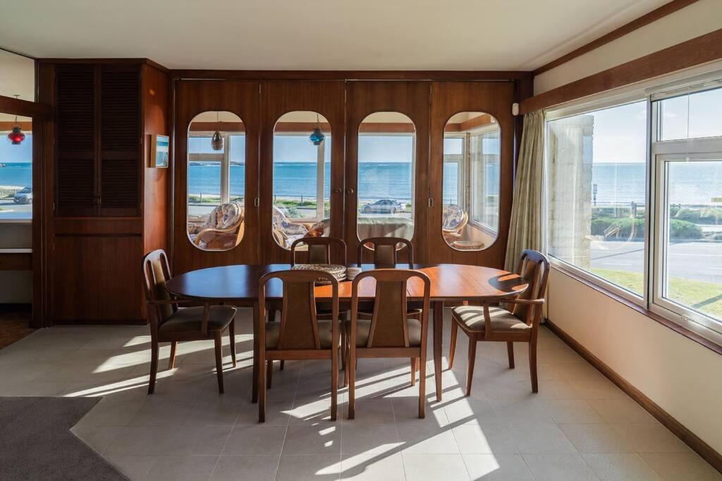 Coastal Sunset Paradise! Beach front & Ocean Views