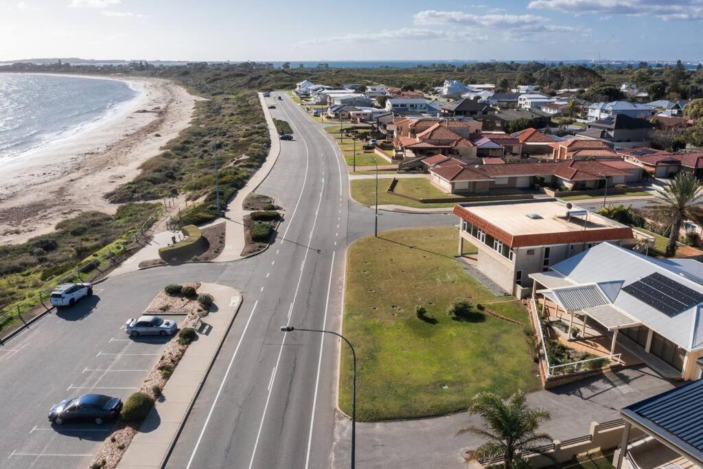 Coastal Sunset Paradise! Beach front & Ocean Views