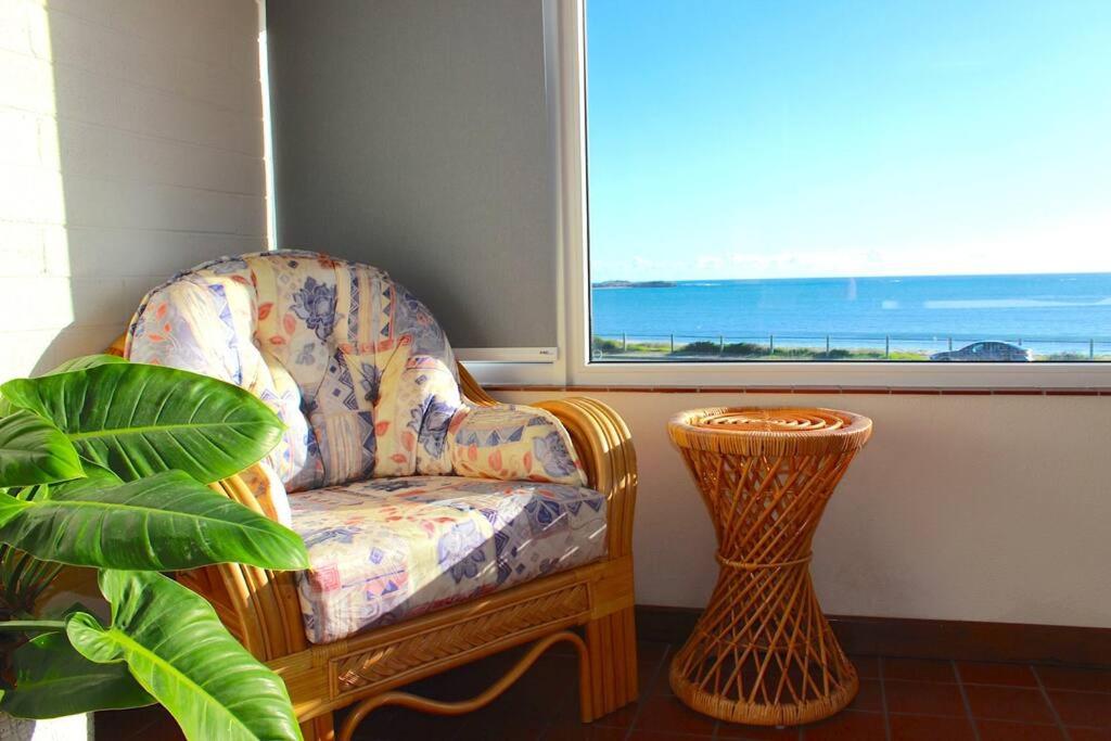 Coastal Sunset Paradise! Beach front & Ocean Views