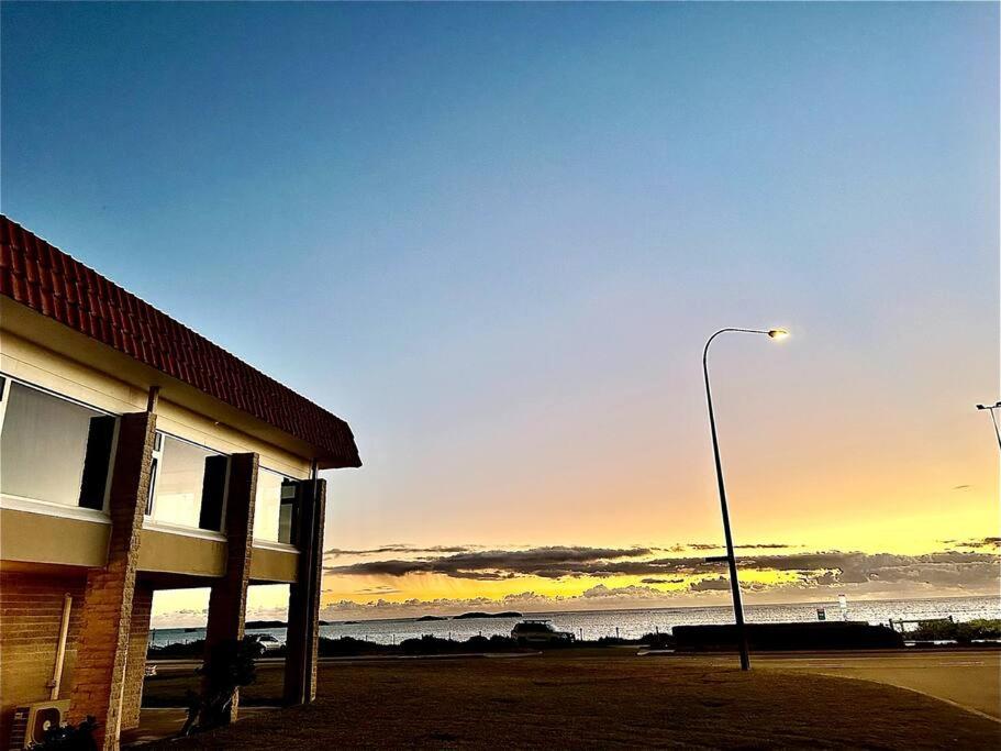 Coastal Sunset Paradise! Beach front & Ocean Views