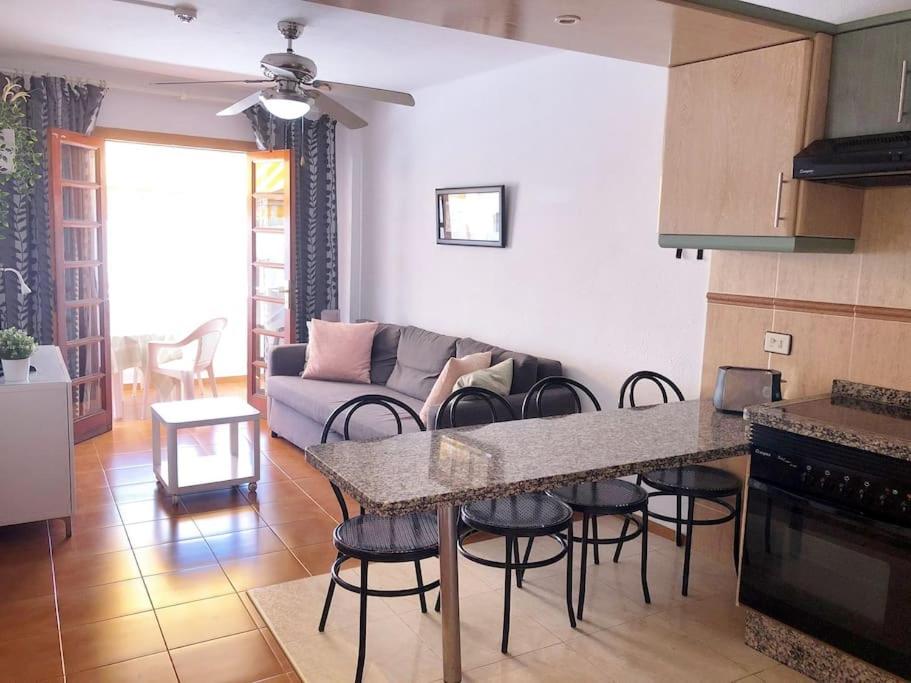 Apartamento con Vistamar y piscina climatizada en Garden City